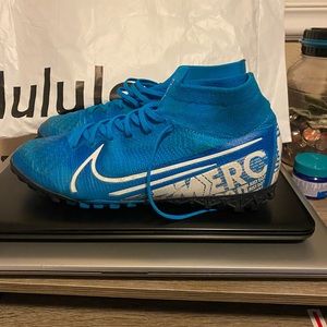 Nike turf soccer shoes uses 2 times